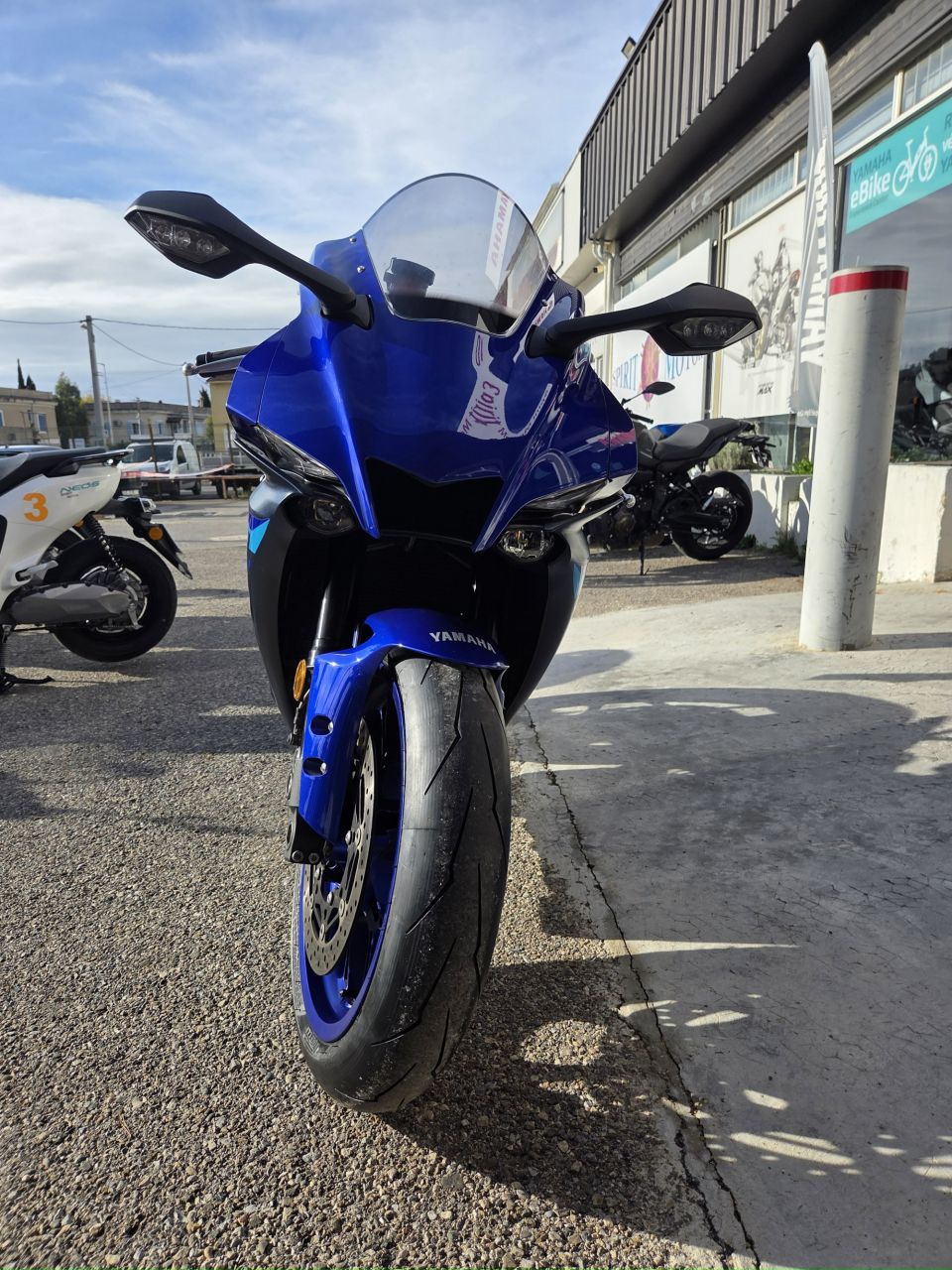 YAMAHA YZF 1000 R1 2