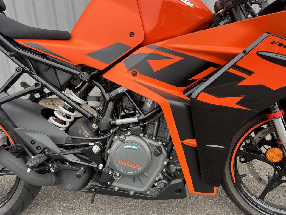 KTM RC 390 ABS 16