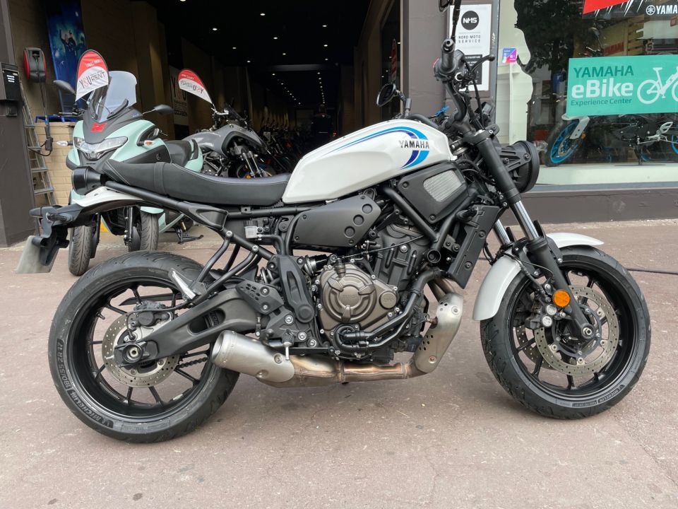 YAMAHA XSR 700 0