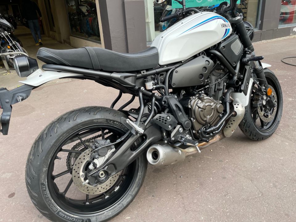 YAMAHA XSR 700 1