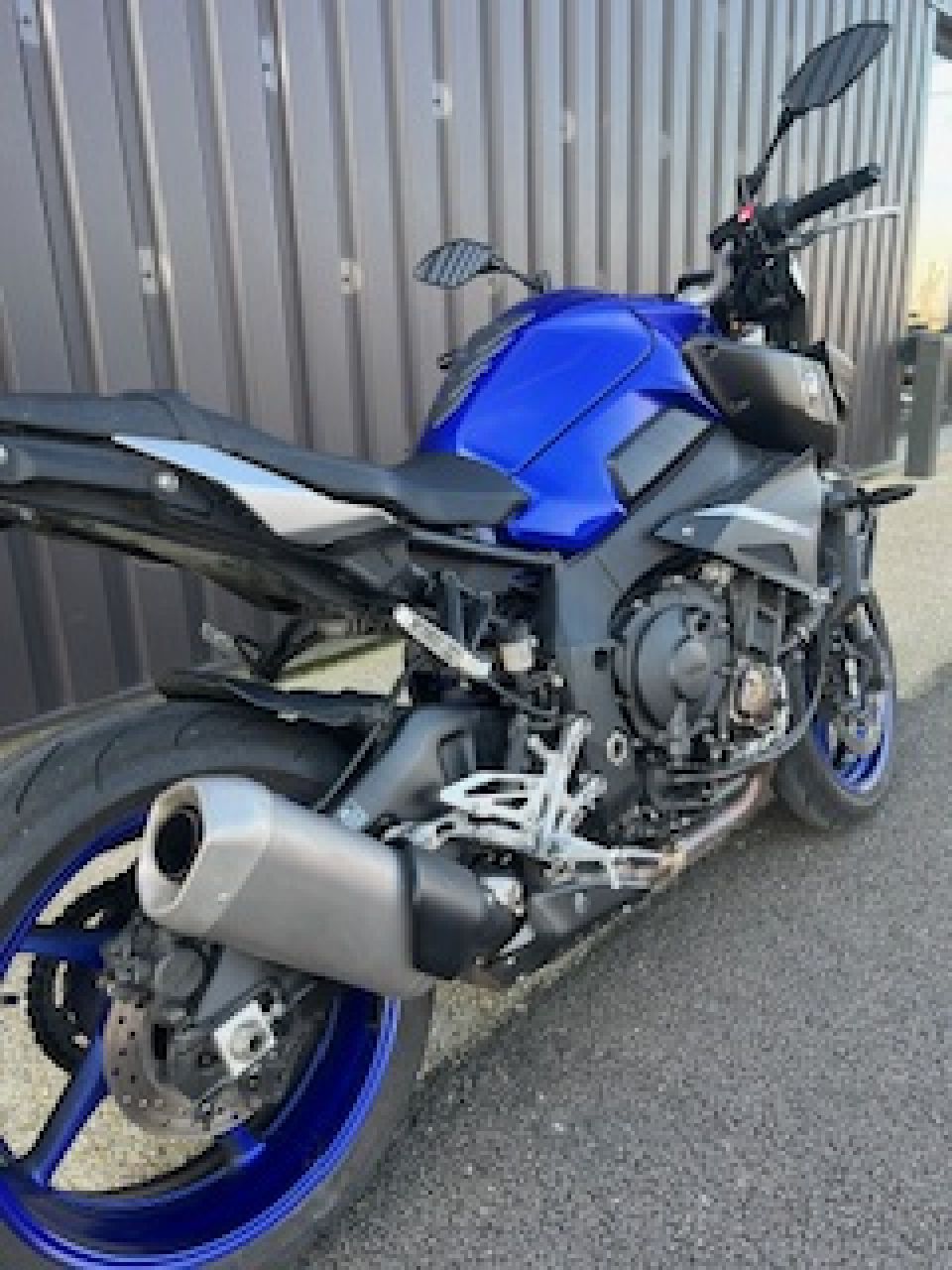 YAMAHA MT-10 3