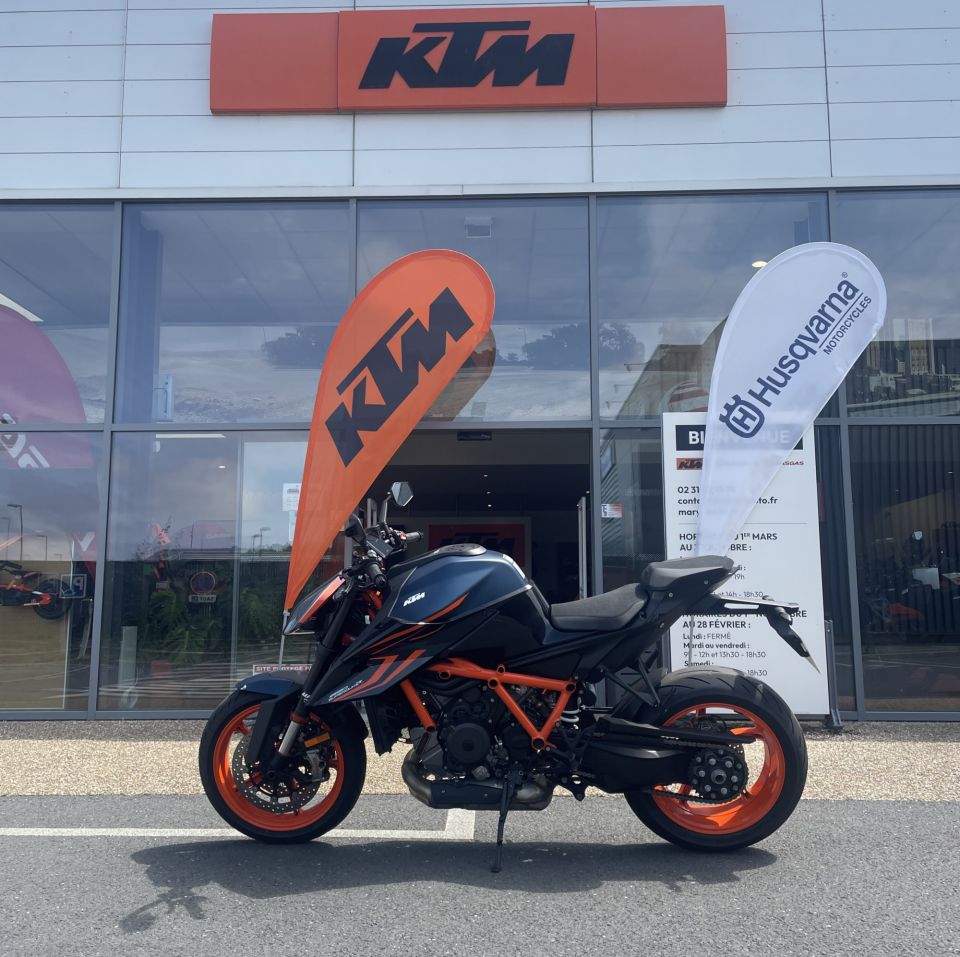 KTM 1290 SUPER DUKE R 39