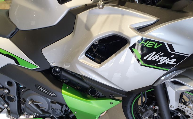 KAWASAKI Ninja 7 Hybrid 1