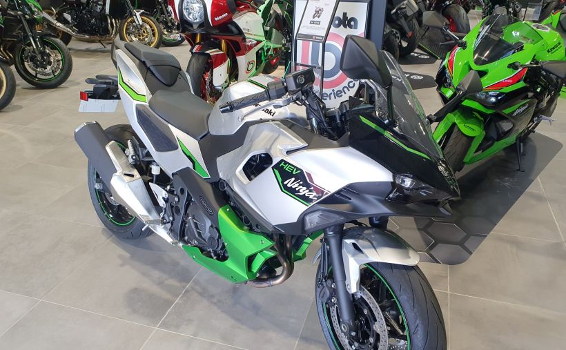 KAWASAKI Ninja 7 Hybrid 2