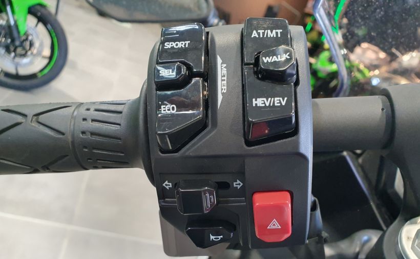 KAWASAKI Ninja 7 Hybrid 3