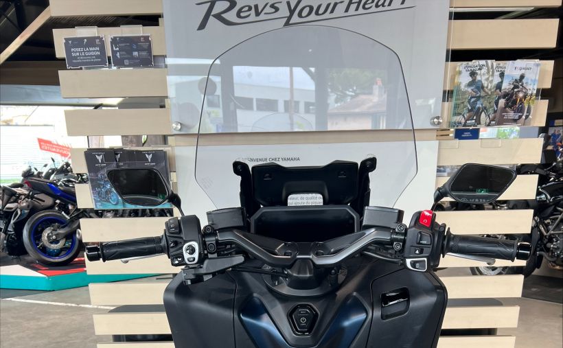 YAMAHA XP T-MAX 560 7