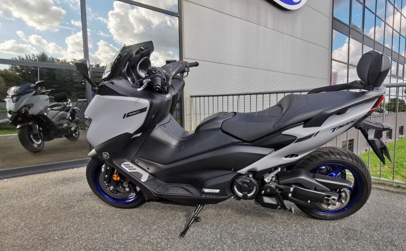 YAMAHA XP T-MAX 560 2