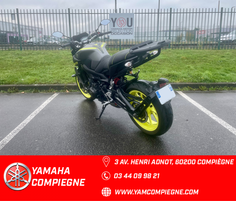 YAMAHA MT-09 3