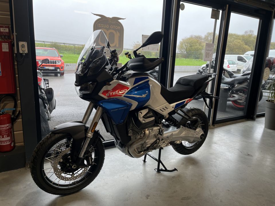 MOTO GUZZI STELVIO 1100 15