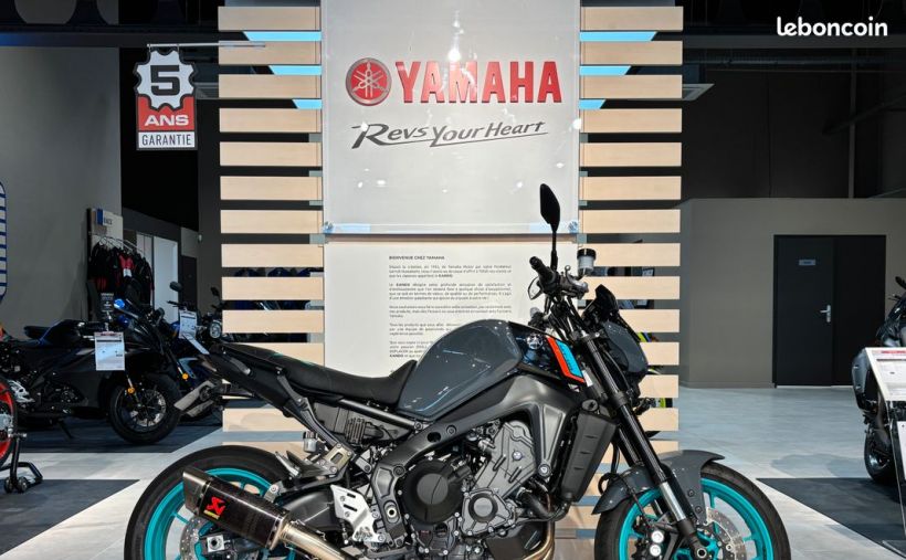 YAMAHA MT-09 1