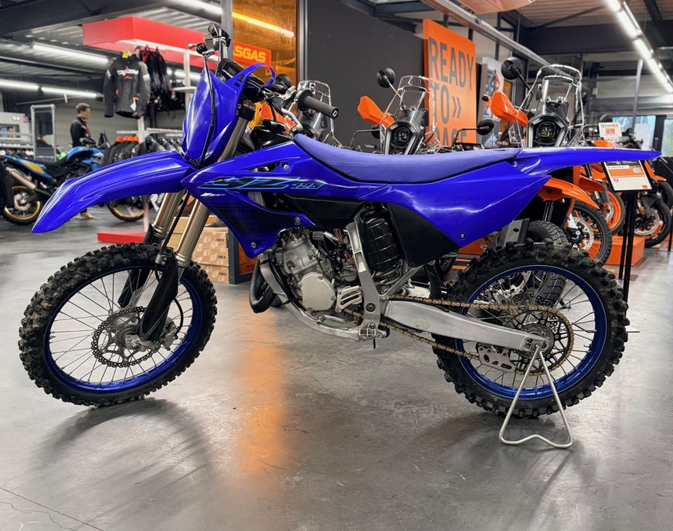YAMAHA YZ 125 8