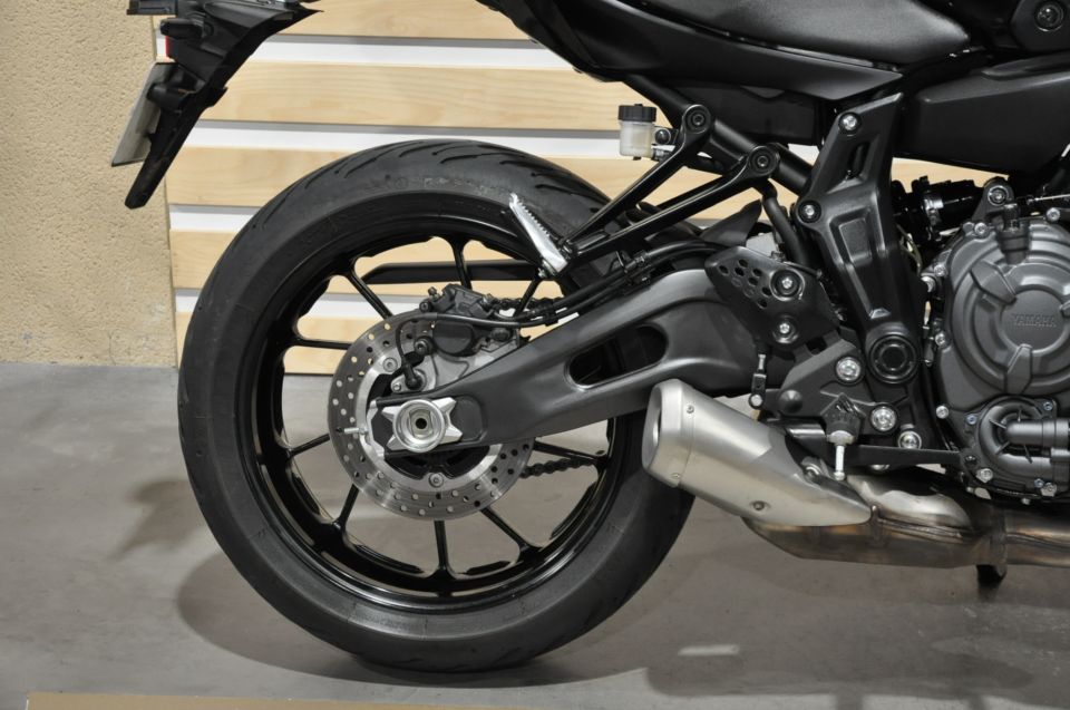 YAMAHA MT-07 (47.5CV) 3