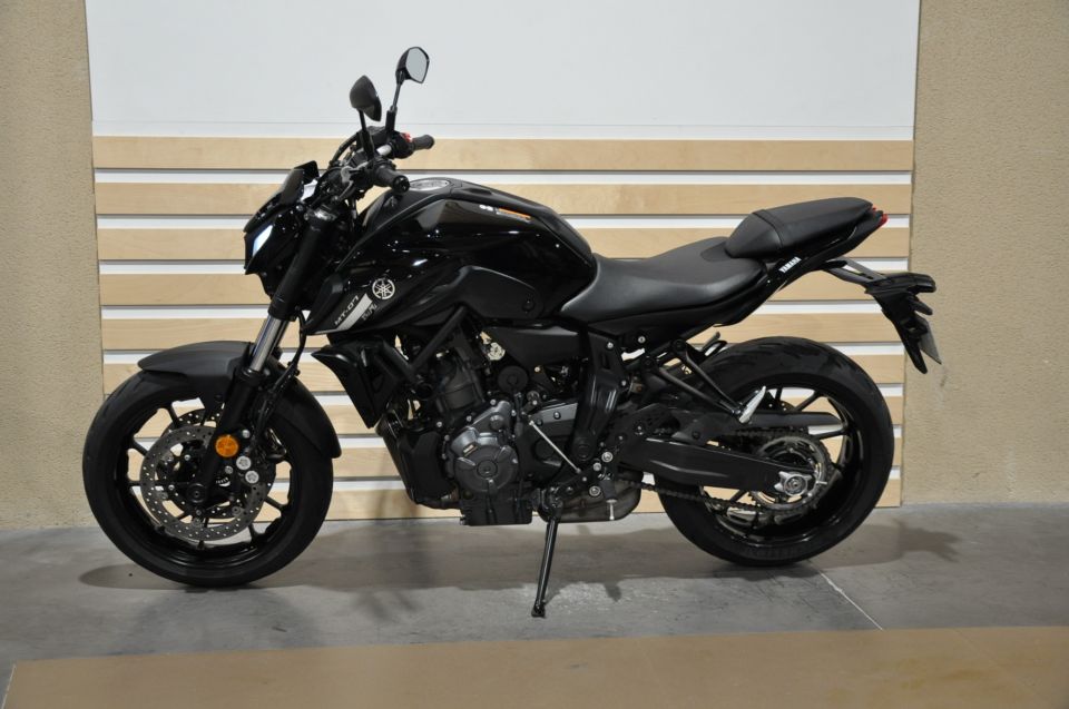 YAMAHA MT-07 (47.5CV) 8