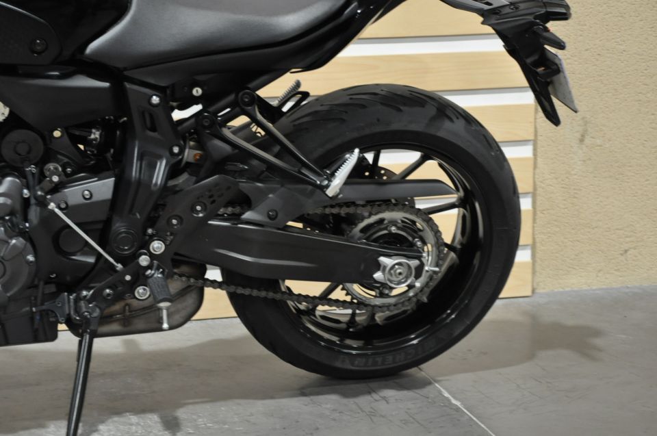 YAMAHA MT-07 (47.5CV) 10