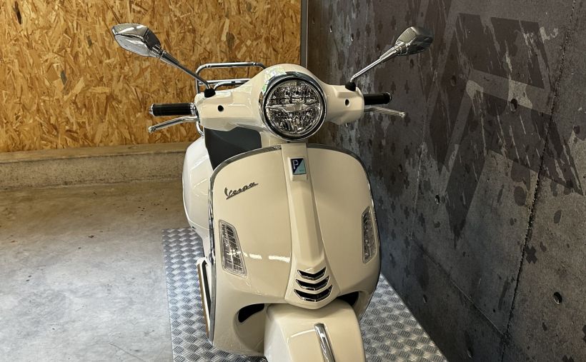 VESPA GTS 125IE SUPER 1