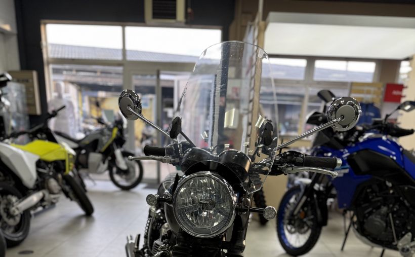 TRIUMPH BONNEVILLE T120 1200 9