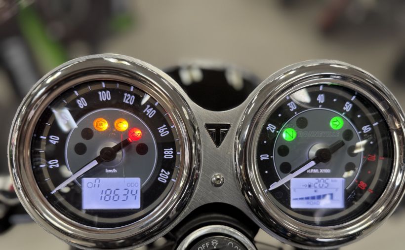 TRIUMPH BONNEVILLE T120 1200 54