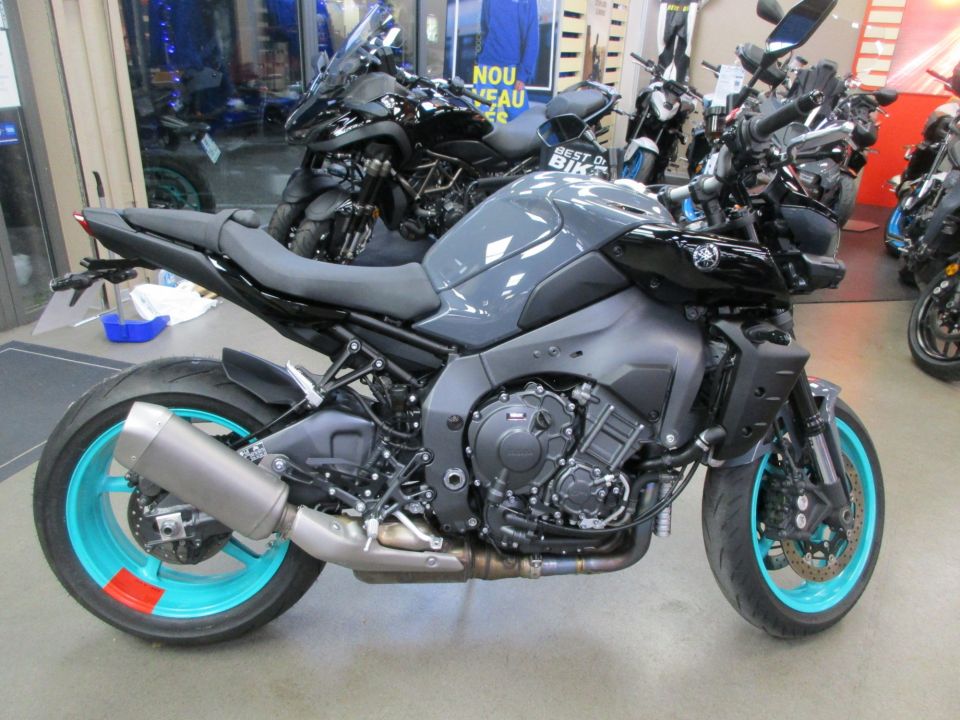 YAMAHA MT-10 2