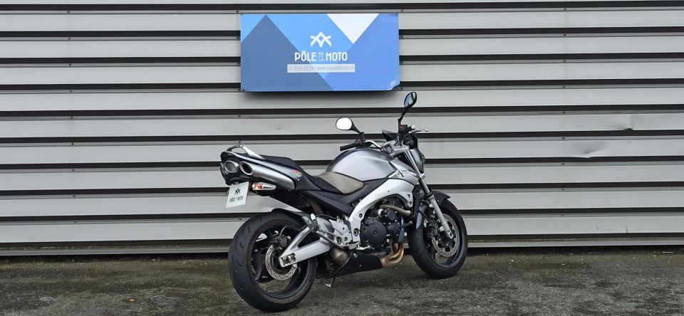 SUZUKI GSR 600 10