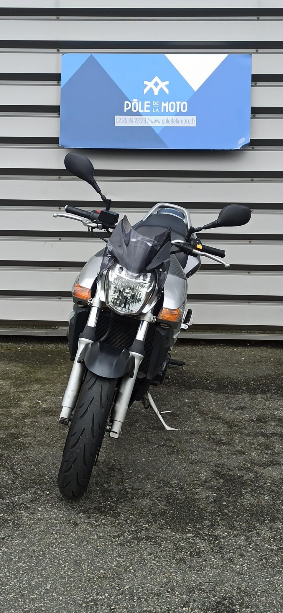 SUZUKI GSR 600 35