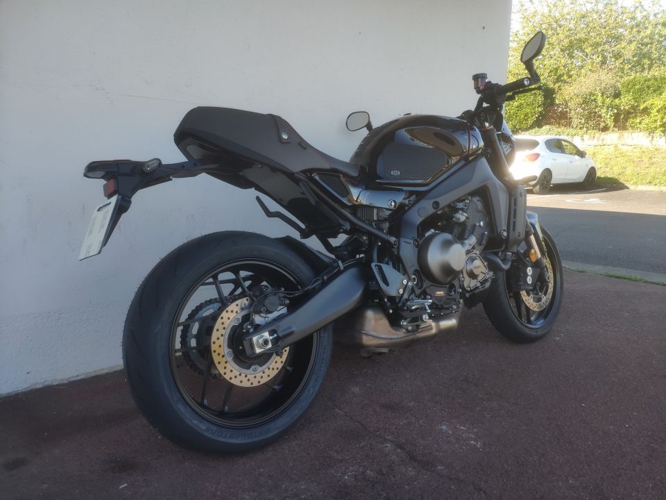 YAMAHA XSR 900 2