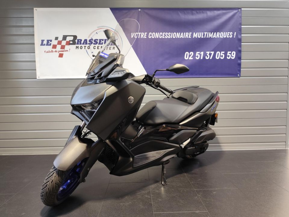 YAMAHA XMAX 125 12