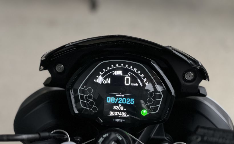 TRIUMPH STREET TRIPLE 765 R 7