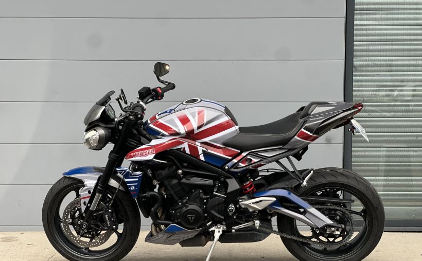 TRIUMPH STREET TRIPLE 765 R 3