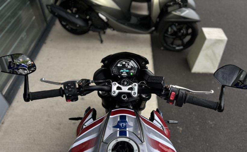 TRIUMPH STREET TRIPLE 765 R 6