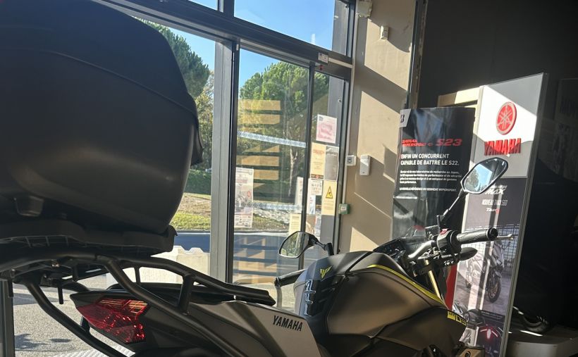 YAMAHA MT-03 2