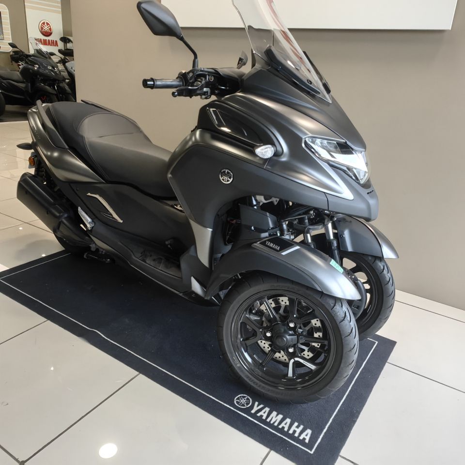 YAMAHA TRICITY 300 8