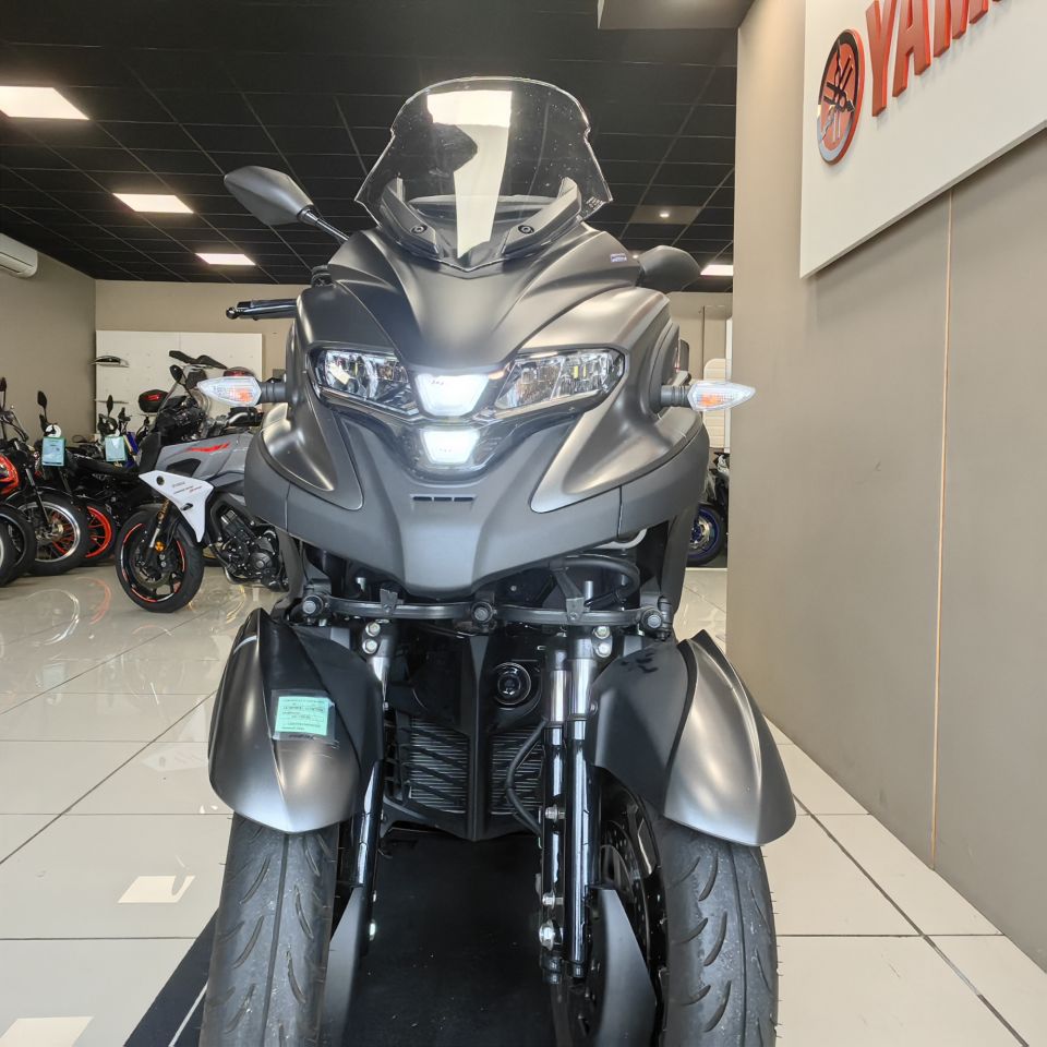YAMAHA TRICITY 300 6