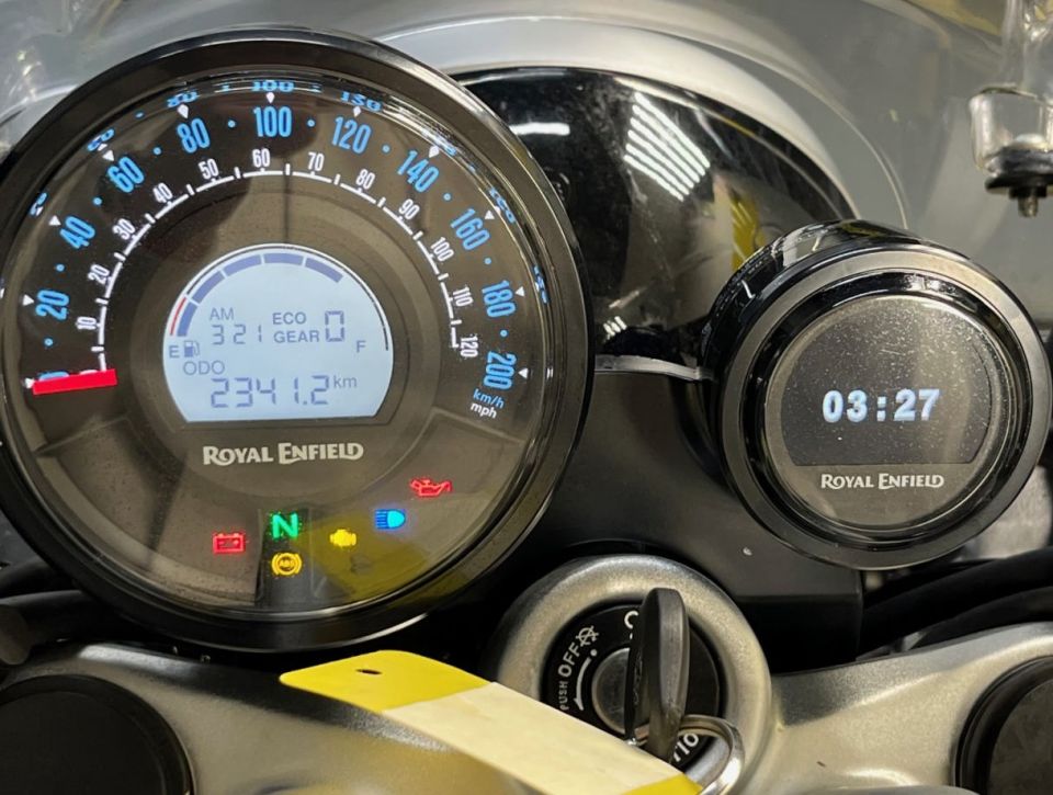 ROYAL ENFIELD SUPER METEOR 650 48