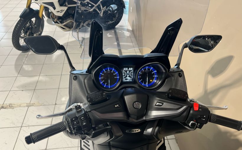 YAMAHA XP T-MAX 560 TECH MAX KAMO 2