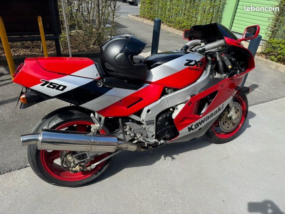 KAWASAKI ZXR 750 STINGER 0
