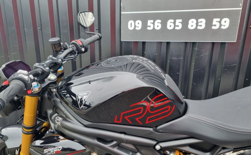 TRIUMPH SPEED TRIPLE 1200 RS 30