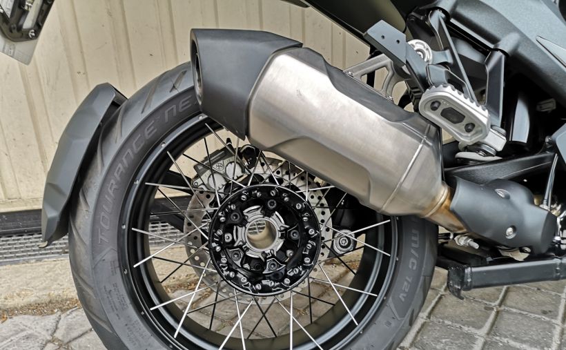 BMW R1300GS TRIPLE BLACK 5