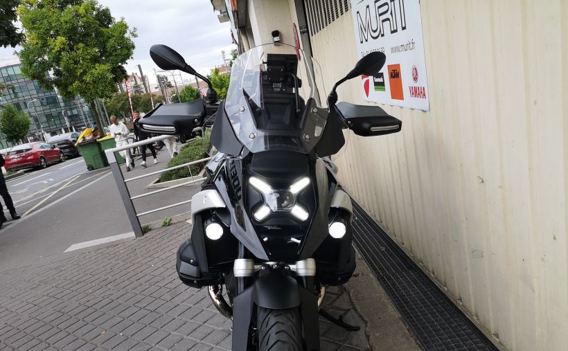 BMW R1300GS TRIPLE BLACK 8