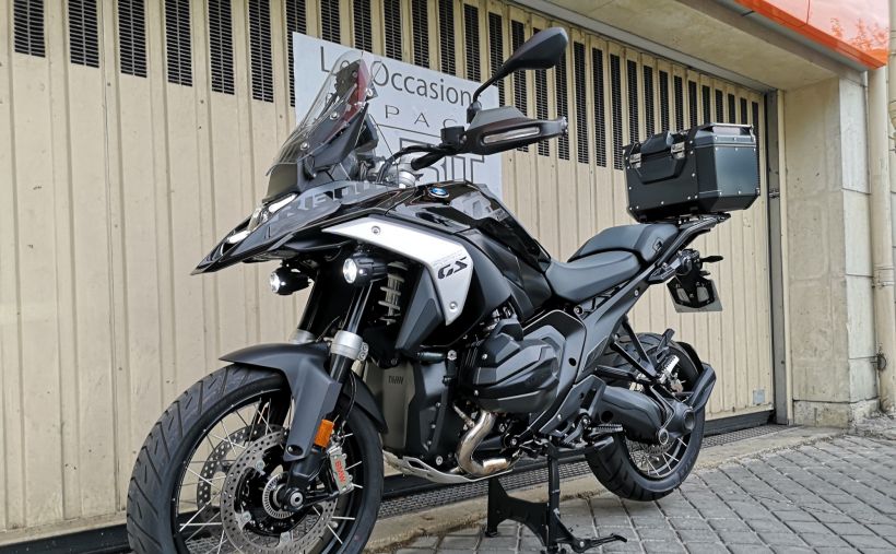 BMW R1300GS TRIPLE BLACK 12