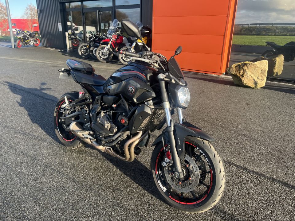YAMAHA MT-07 0