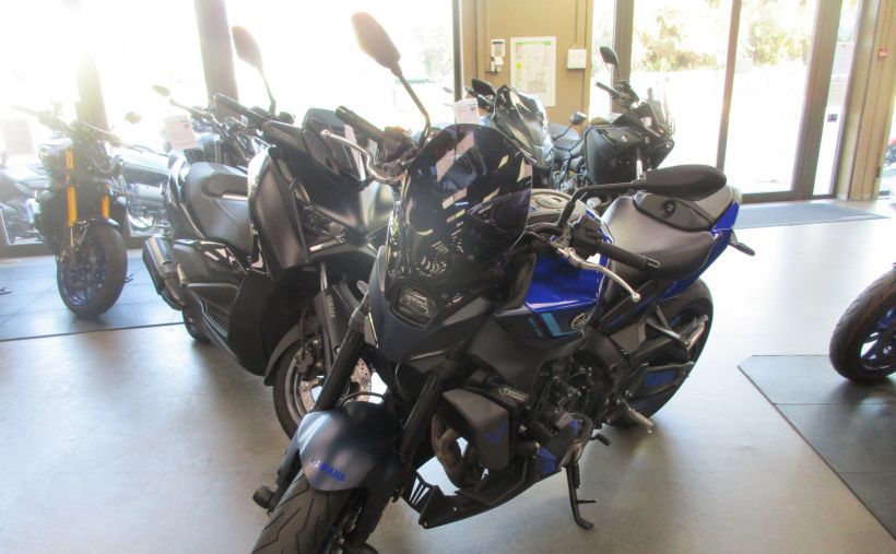 YAMAHA MT-09 1