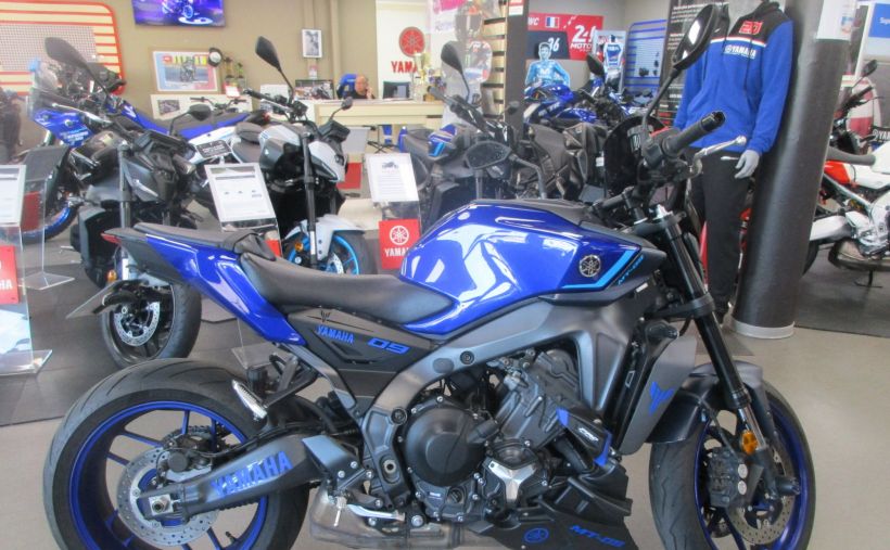 YAMAHA MT-09 2