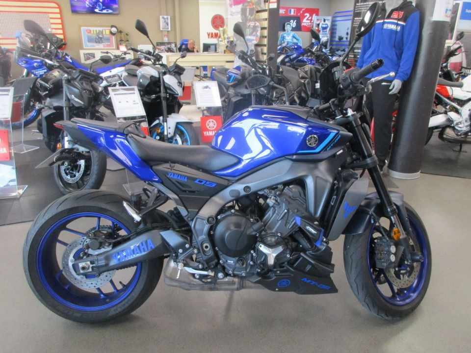 YAMAHA MT-09 2