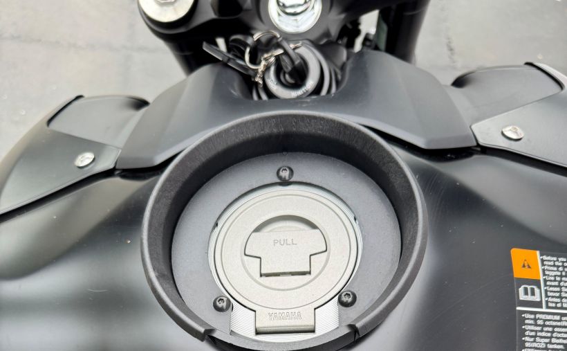 YAMAHA MT-09 5