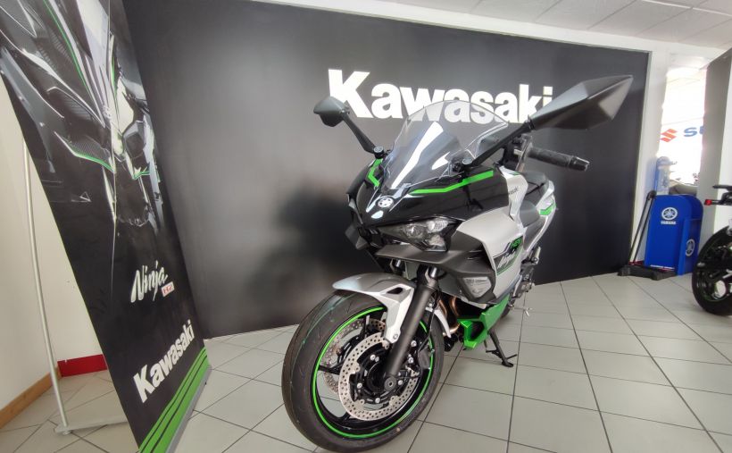 KAWASAKI Ninja 7 Hybrid 1