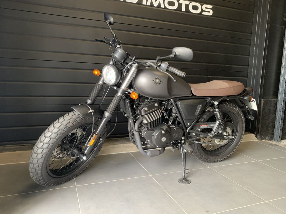 ARCHIVE MOTORCYCLE SCRAMBLER 250 4
