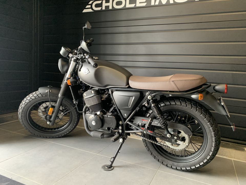 ARCHIVE MOTORCYCLE SCRAMBLER 250 8