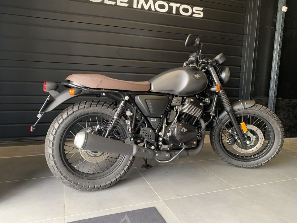 ARCHIVE MOTORCYCLE SCRAMBLER 250 12