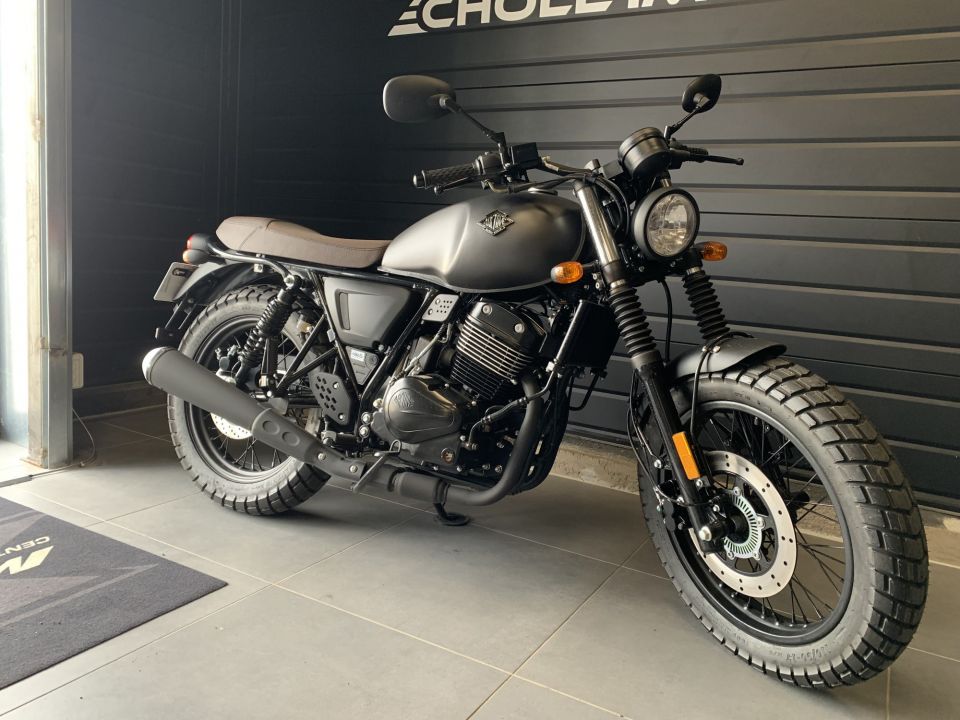 ARCHIVE MOTORCYCLE SCRAMBLER 250 16
