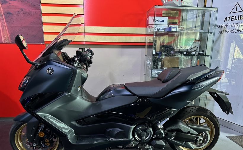YAMAHA XP T-MAX 560 2